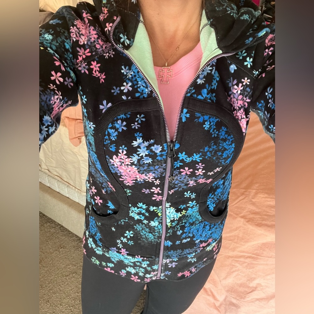Lululemon scuba size 10